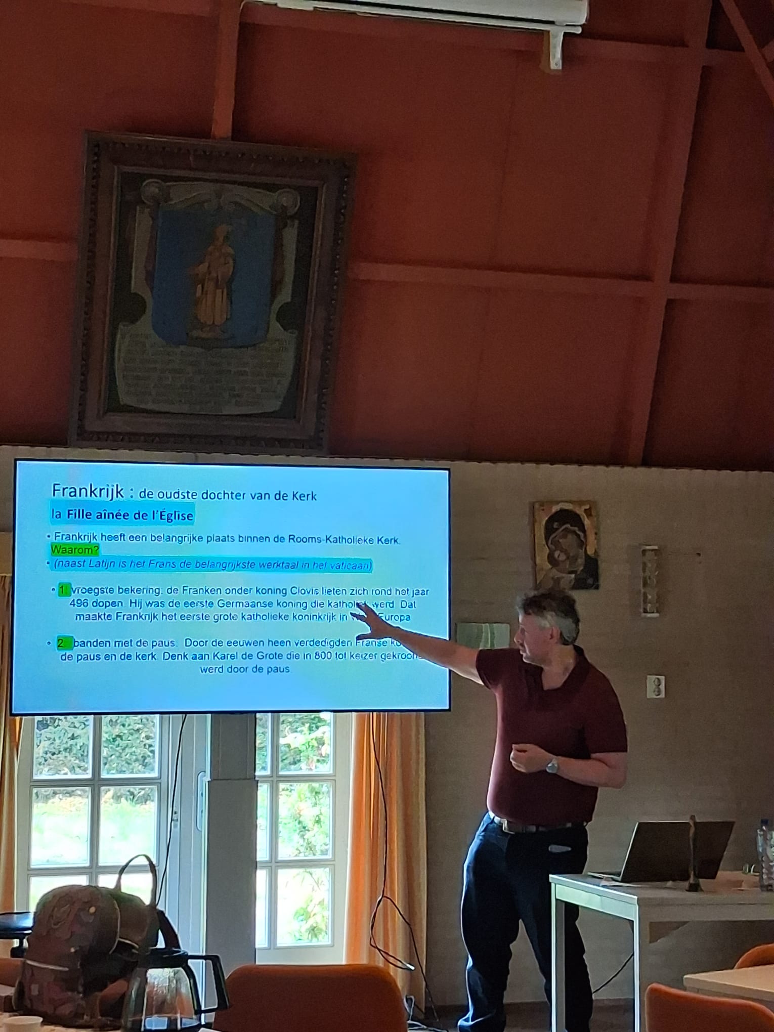 Martijn geeft een lezing over Lourdes